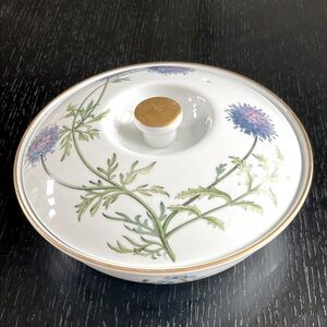 Gorgeous Spode Stafford Flowers 1 qt covered casserole 💙